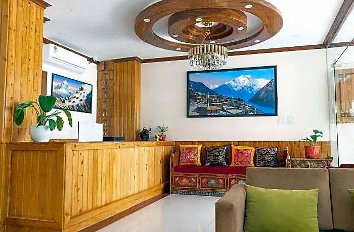 Yakroo Manang
